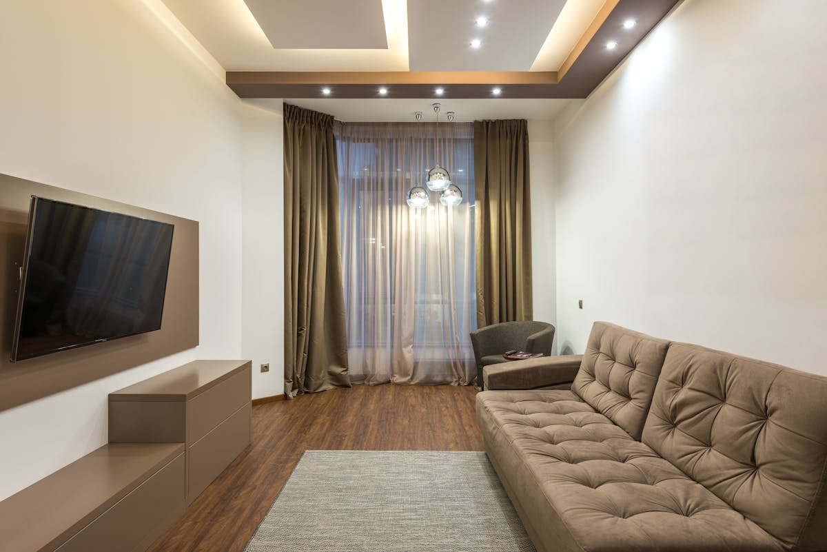 Room with all-matching monotone furniture set